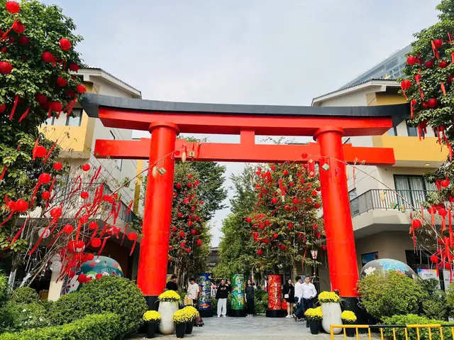 Cổng torii đỏ · ảnh tại khu Wyndham